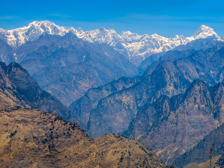 喜马拉雅山是由哪两个板块形成的