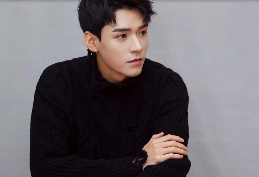 龚俊、利路修上班状态对比鲜明，他们二人的工作状态是怎样的？