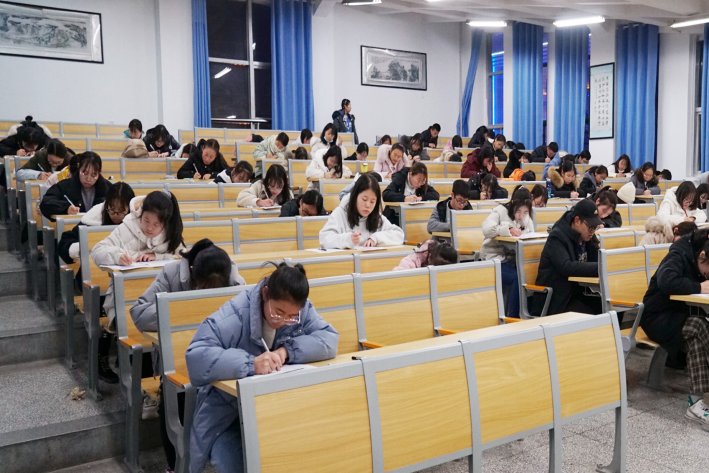 英语4级及格线多少分