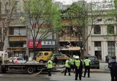 沈阳一饭店燃气爆炸致使半条街成废墟，此次事故造成了多大的经济损失？