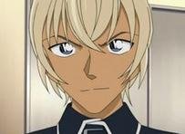 柯南里面白头发蓝眼睛的侦探是谁