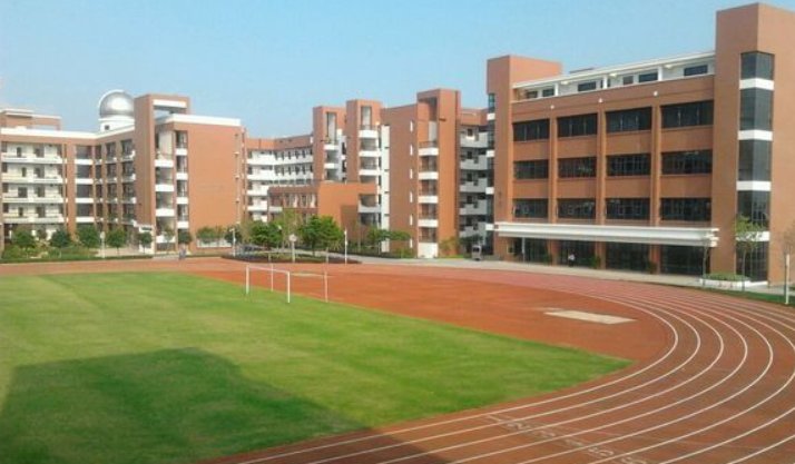 白云铁一中学好不好