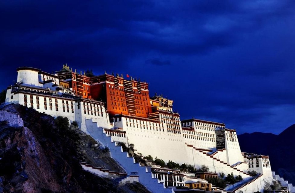 中华民族创造哪些人间奇迹？