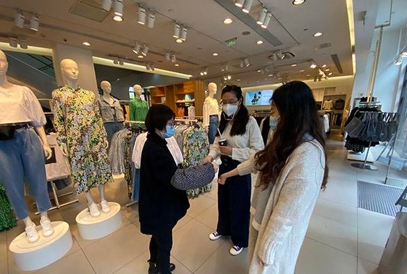 上海一知名企业女高管为发泄压力盗走26件衣物,最终得到了什么处罚?