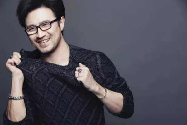 汪峰工作室回应新歌封面争议上头条,他上头条为何这么难?