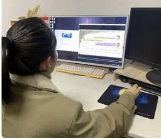 男孩反复录作业,崩溃大哭又抹泪坚持,该如何看待男孩的行为呢?