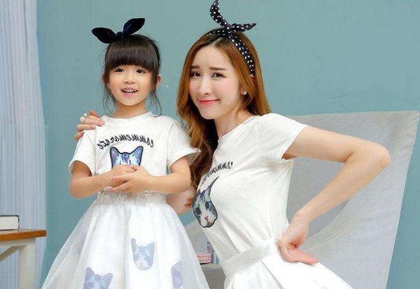 从小被我遗弃的女儿现在发达了，我该去认她吗？