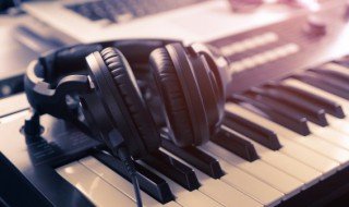 哭过就好了歌词 哭也哭过了是哪首歌的歌词