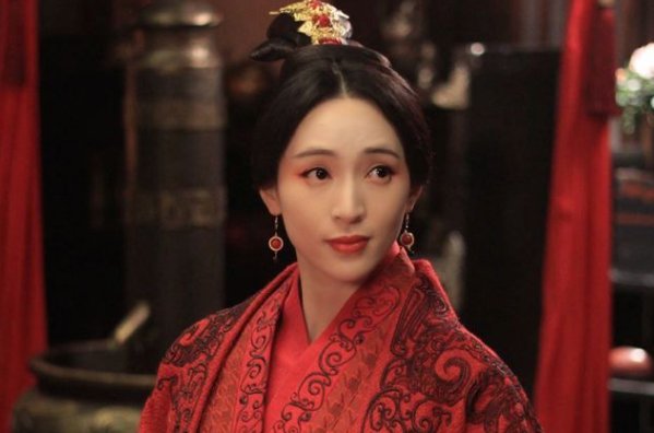 大秦赋中韩霓的母亲是谁？