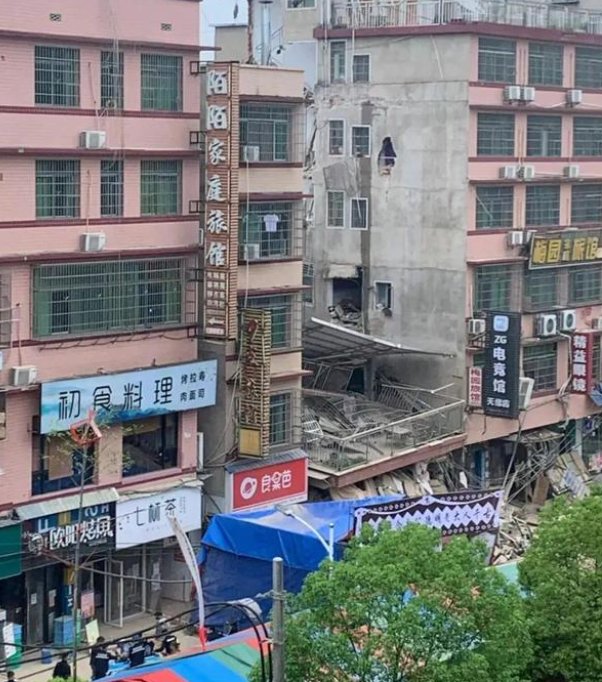 长沙一楼房倒塌，底商杨国福被埋，造成的损失有多大？