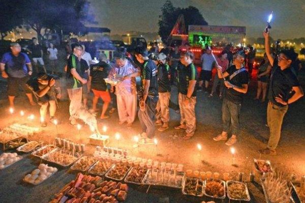 中元节晚上几点不能出去？