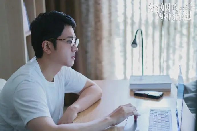 《婚姻的两种猜想》彭冠英地摊求婚杨子姗被拒，你能接受地摊求婚吗？