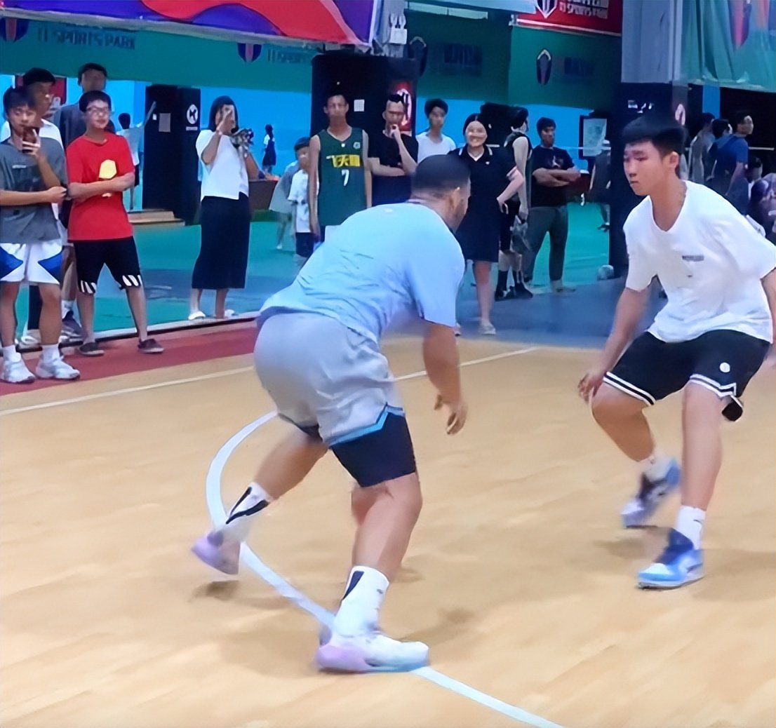 广东宏远训练师雷吉疑遭群殴，事情的真相到底是什么？