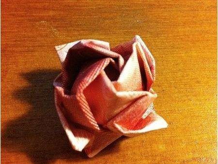 如何在家用钱折玫瑰花？