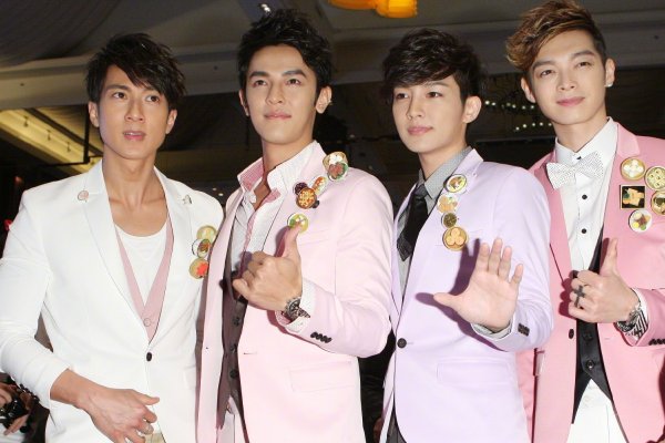 飞轮海当年红遍一时，是什么原因让这个组合解散了呢？