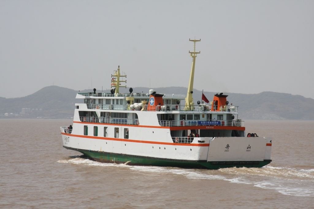 上海黄浦江上全部轮渡停航，这背后的原因是什么？