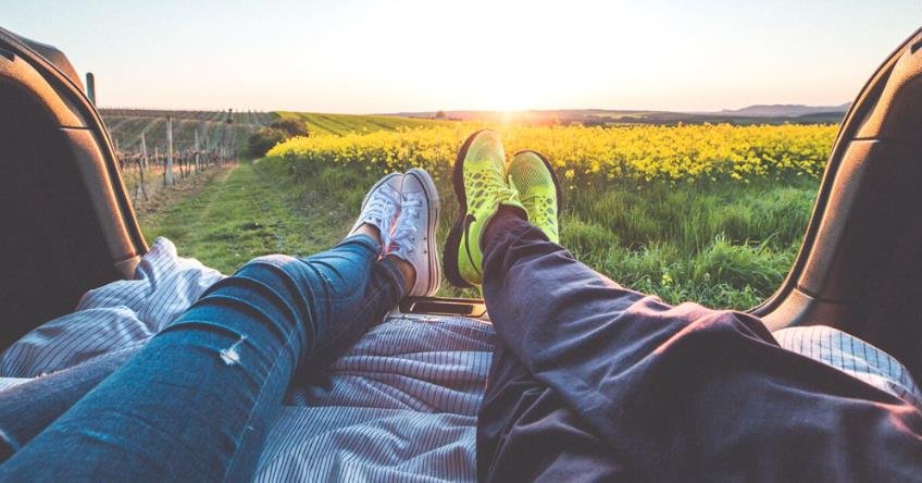 男朋友和别的女生出去旅游，这是什么意思？