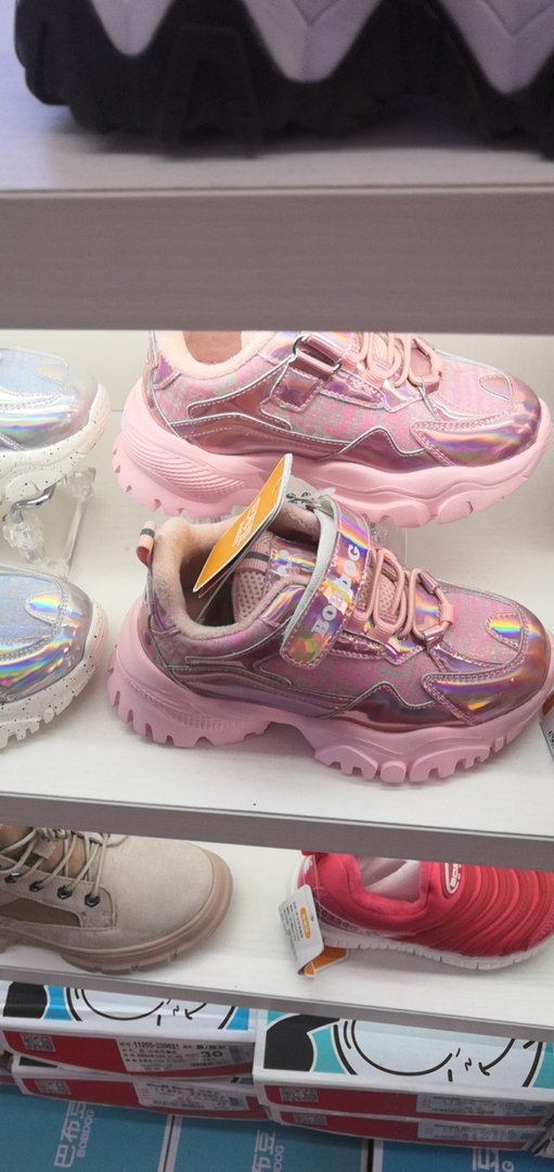 大黄蜂儿童鞋致癌是真的吗？