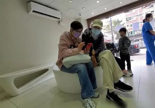 你如何看待深圳女子体检不到两月确诊患癌这件事？