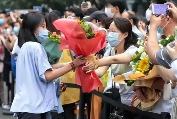 10年高考分数线