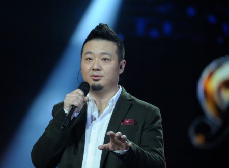 悬崖电视剧的背景音乐很好听,不知是哪首歌里的?