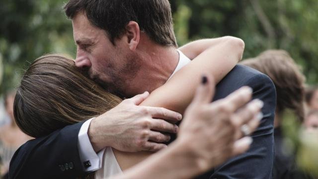 16岁女儿还和爸爸睡一张床，失去“界限”的亲情，会有怎样的恶果？