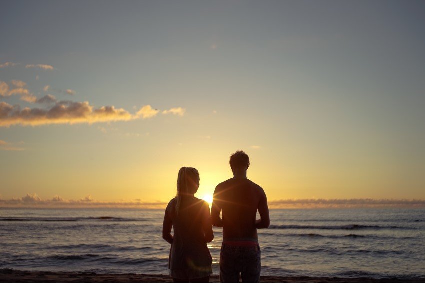 老公总是在别人面前贬低我,他到底是什么心态?