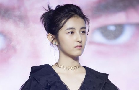 网曝张子枫“圈内聊天记录”，内容下流低俗涉嫌造谣，究竟怎么回事？