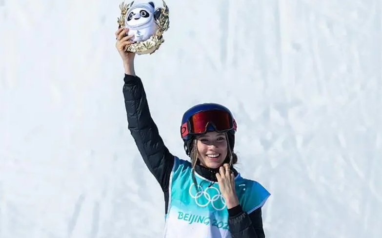 谷爱凌一户三墩，她是如何获得三个金墩墩的？