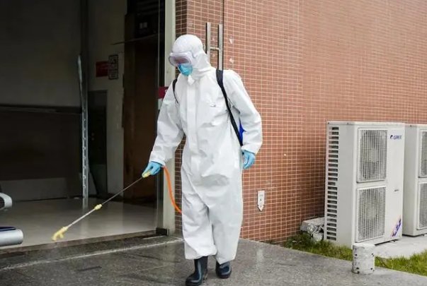 上海防疫人员执行任务时倒地不起后身故,还有哪些防疫人员倒在了岗位上?