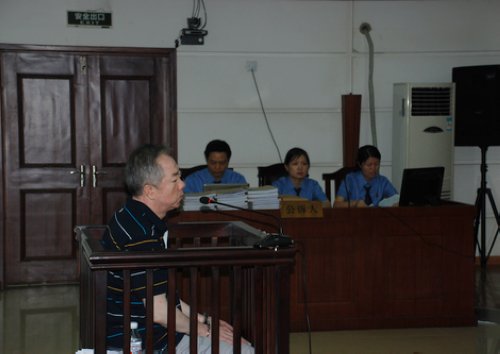 邓荣卿的个人履历