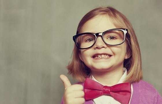 赞美孩子表演精彩的句子