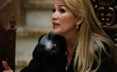 西媒：玻前临时总统阿涅斯狱中完成缝纫课程，她何时能出狱？