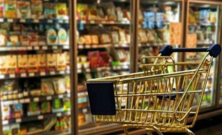 飞行员工资缩水70%仍不敢辞职，在疫情背景下，哪些行业受到的冲击较大？