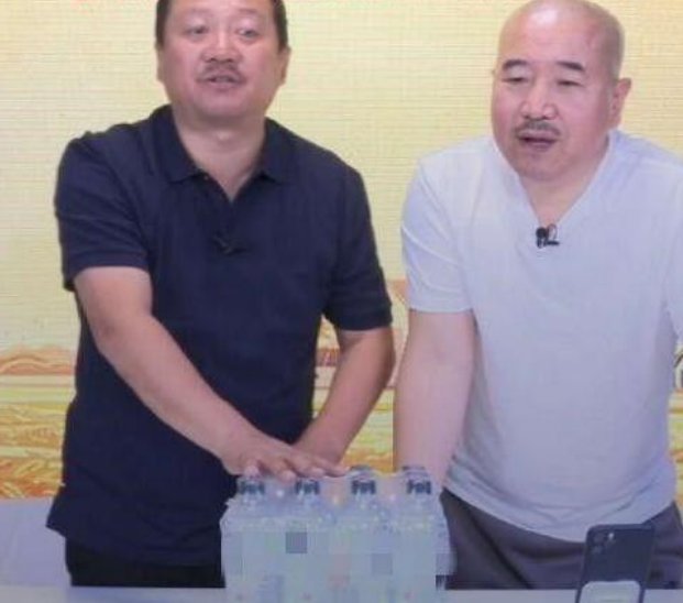 赵本山允许徒弟们通过直播捞金,郭德纲为什么不允许呢?