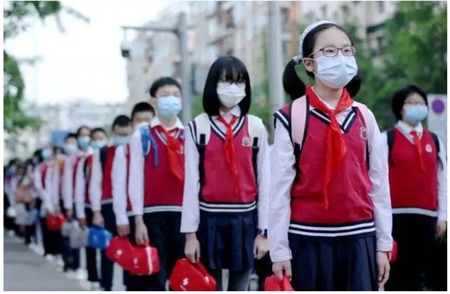 老师像雨露滋润着我让我什么如何填空？