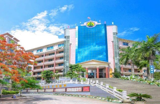 高州中学2023年中考分数线是多少？