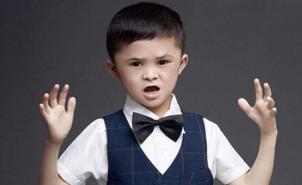 曾“一夜爆红”的小马云，被马云资助上学，现在生活过得怎么样？