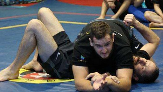 无限制格斗UFC与MMA规则有什么区别，