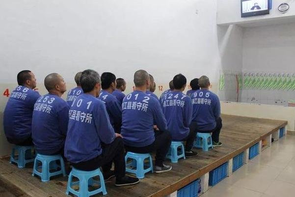 盐城一在押大学生看守所内完成论文答辩，是谁给了他这次机会？