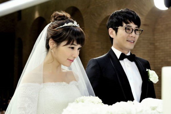 新婚夫妻被称为新婚燕尔，“燕尔”是什么意思？