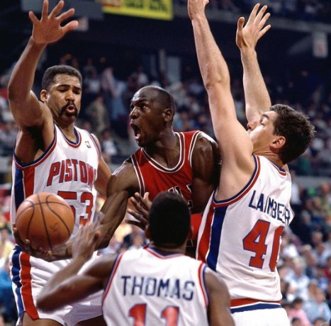 只有詹姆斯、乔丹做到，科比邓肯都失败了，NBA“35定律”是什么？