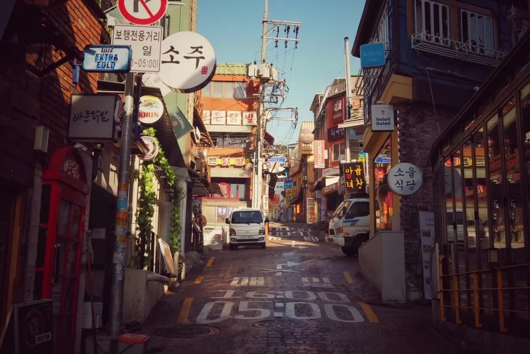 “不知首尔不为怪”,“不知梨泰院才是怪”,他有什么魅力?