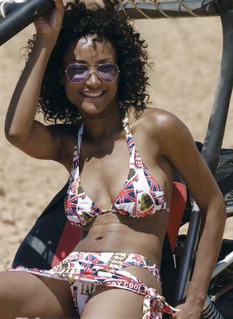 春色海滩的幕后制作