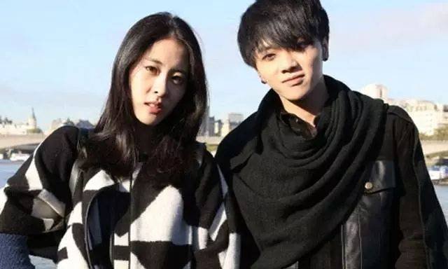 在华晨宇承认与张碧晨有个孩子后，华晨宇粉丝集体脱粉，对此你怎么看？