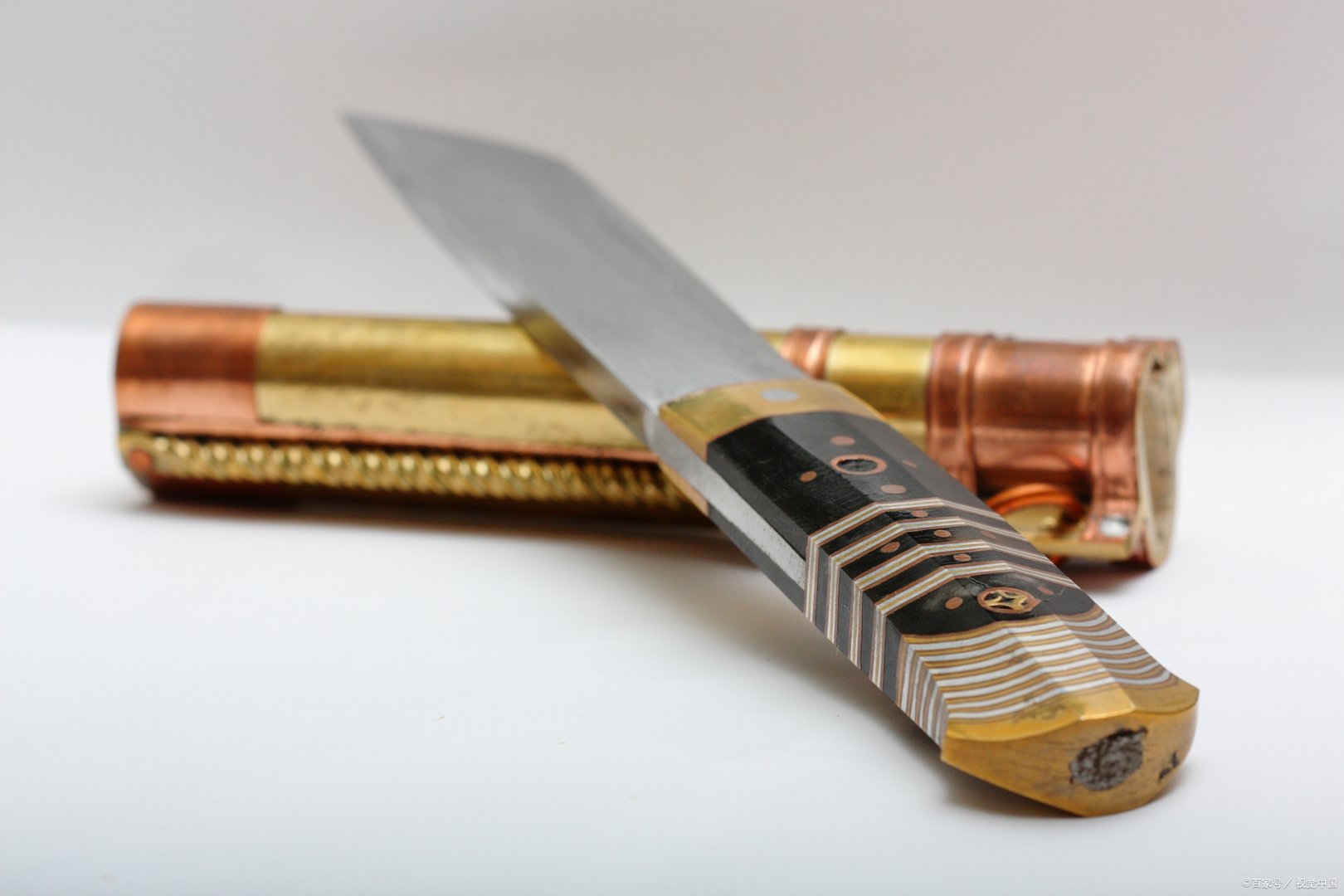 刀是十八种兵器之一，是单面长刃的短兵器，世界上最帅的十把刀都有哪些呢？