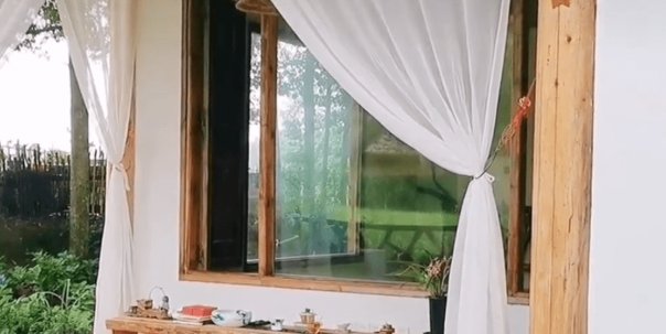 四川成都女子因租房改得漂亮获邀改造一个村，女子是如何改造租院子的？