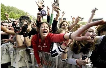 代表建议明星返还金条等贵重应援礼品,应援礼品的作用是什么?