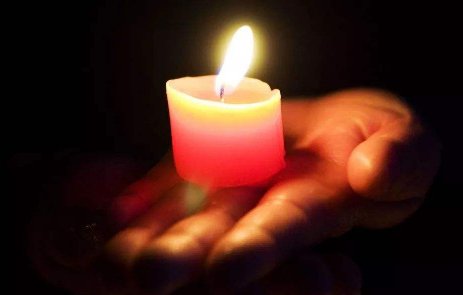 那句话怎么说来着？什么逝者安息，生者怎么怎么？