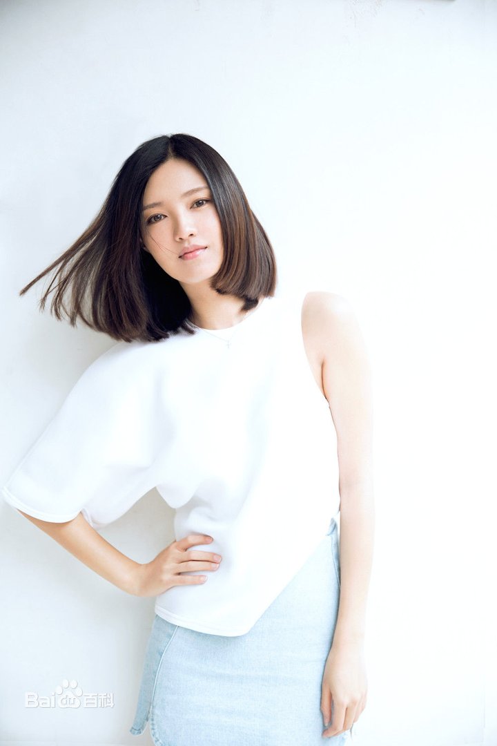 电影《落地请开手机》的女主角叫什么？